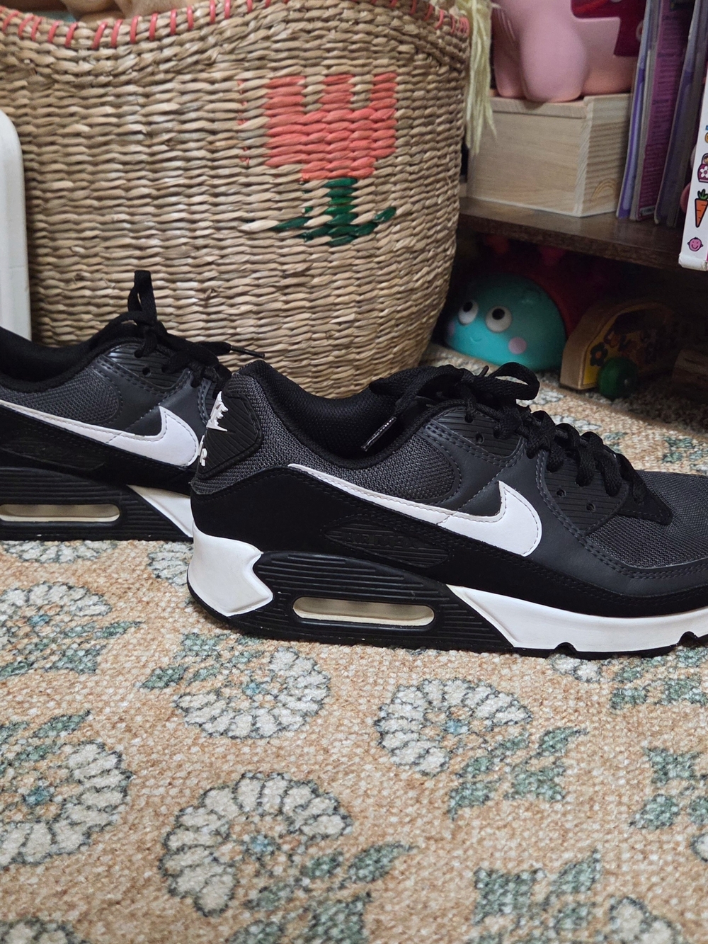 Nike Men’s Air Max Sneakers Size 11